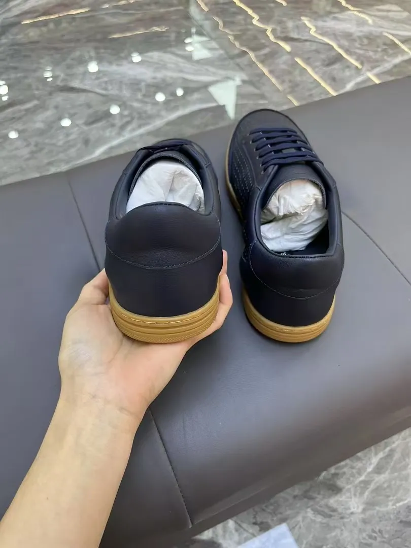 Men's Men's Shoes 💰400 [New Style] 🐝🐝DG—Dolce&G men's calfskin sneakers Portofino Yacht shoes, simple and versatile design, unique saddle leather soles. The Dolce &G logo rear wing is the icing on the cake. Imported cowhide + rubber outsole Size: 39-44 (customized at 38.45)